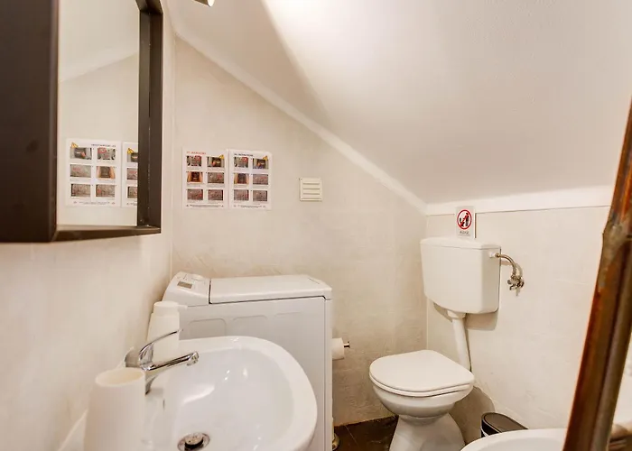 Bairro Alto In A Polaroid - Party In Apartamento Lisboa