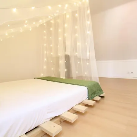 Bairro Alto In A Polaroid - Party In Apartament