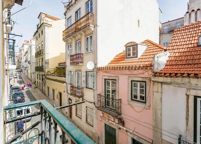 Apartment Bairro Alto In A Polaroid - Party In Lissabon